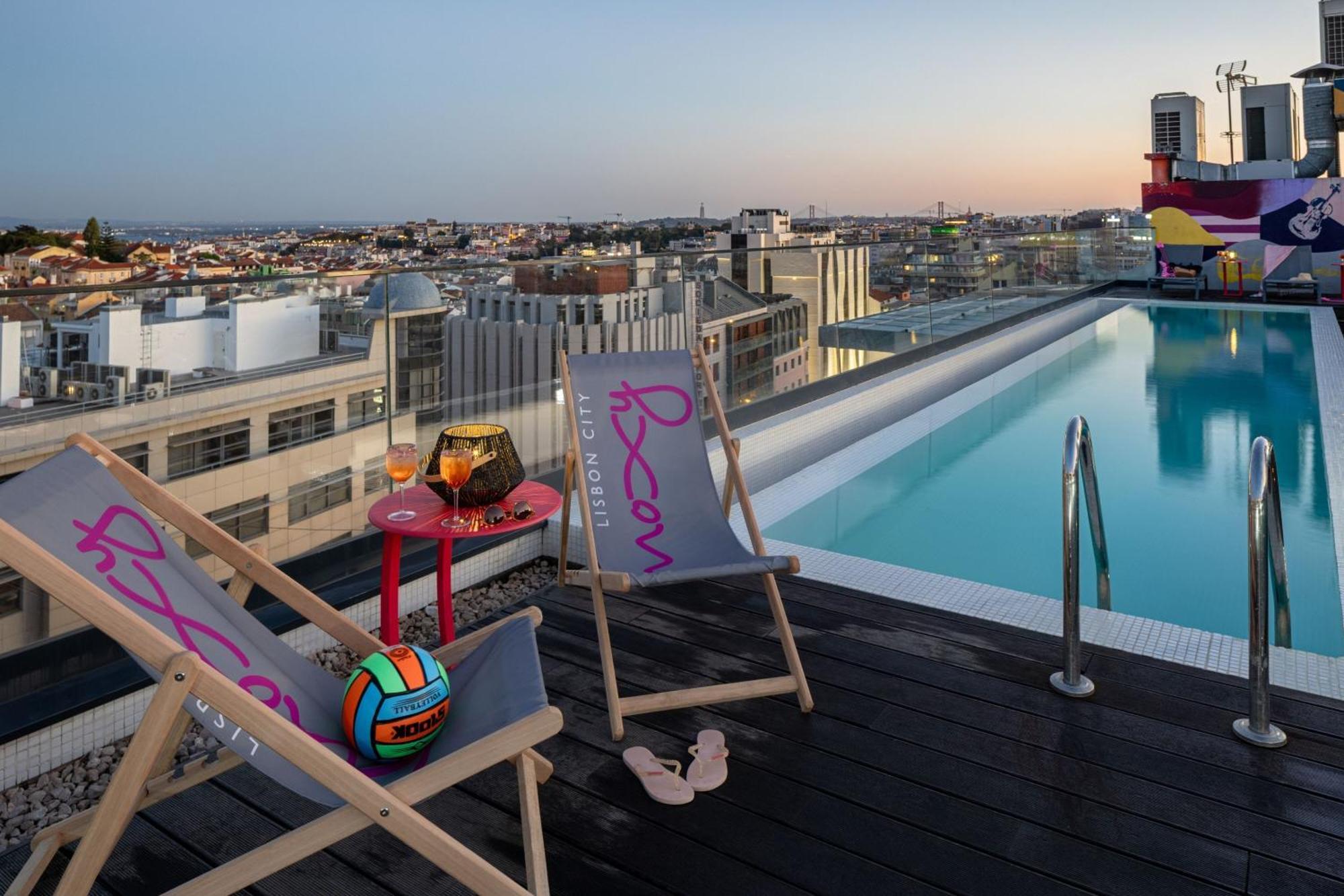 Moxy Lisbon City Hotel Exterior photo