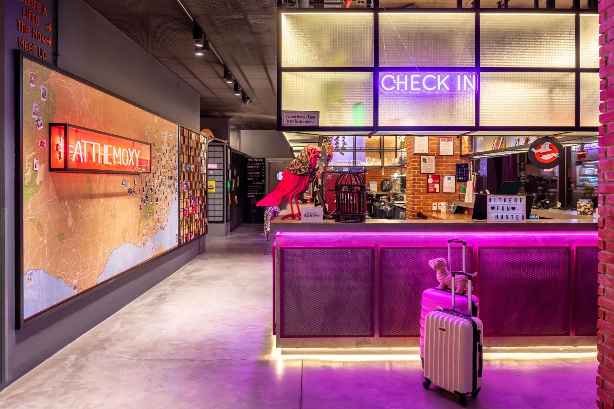 Moxy Lisbon City Hotel Exterior photo